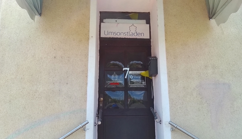 Eingangstür Umsonstladen Salbke in der Faulmannstraße.