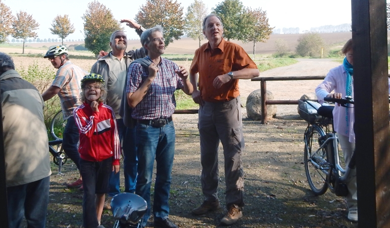 Olaf Meister und Norbert Jahn am Aussichtspunkt in der Königsaue.