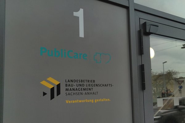 BLSA-Eingangstür im Wissenschaftshafen