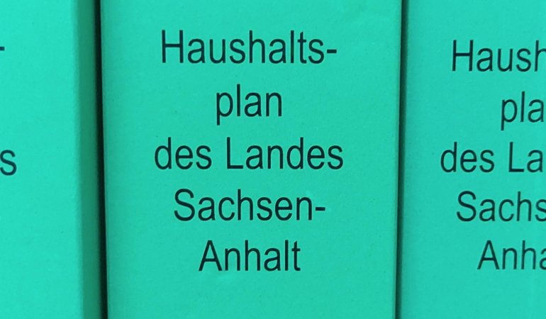 Buchrücken Landeshaushalt Sachsen-Anhalt