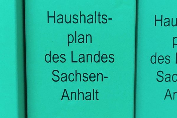 Buchrücken Landeshaushalt Sachsen-Anhalt