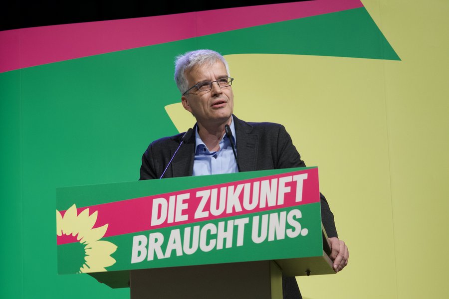 Olaf Meister am Redepult Landesparteitag in der Lutherstadt Wittenberg