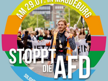 Stoppt AfD-Button mit Person