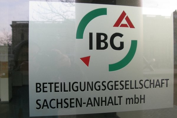 Schild der IBG am City-Carré.