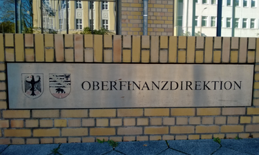 Schild der ehemaliger Oberfinanzdirektion Magdeburg.