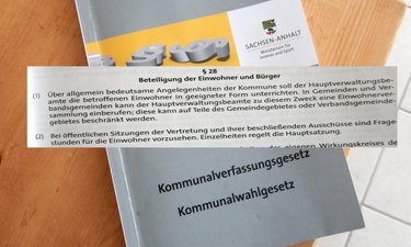 Titelblatt Kommunalverfassung mit § 28.