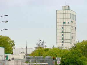 Blick auf den Förderturm des Atommüllendlagers Morsleben.