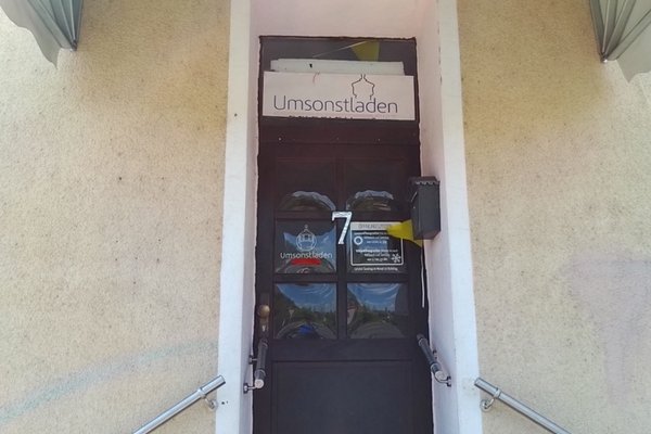 Eingangstür des Umsonstladens