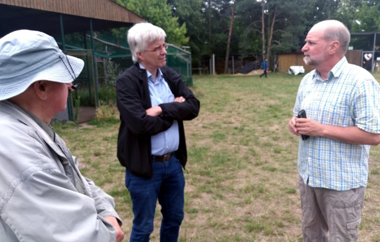 Christoph Kaatz, Olaf Meister und Dr. Michael Kaatz im Gespräch (vlnr)