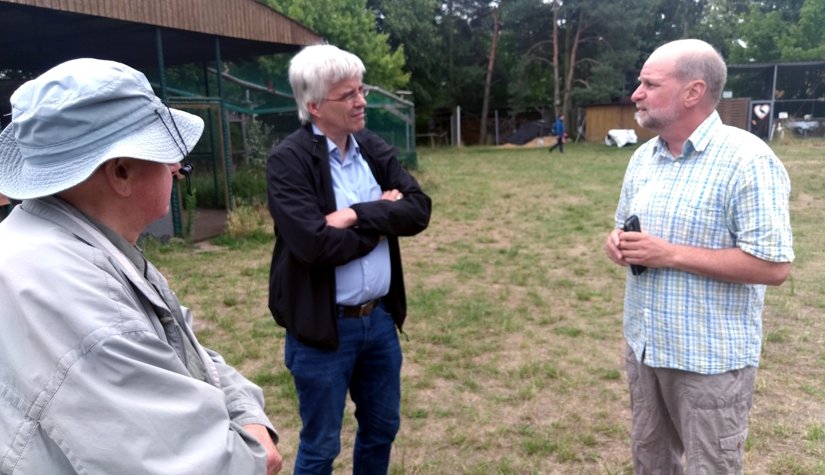 Christoph Kaatz, Olaf Meister und Dr. Michael Kaatz im Gespräch (vlnr)