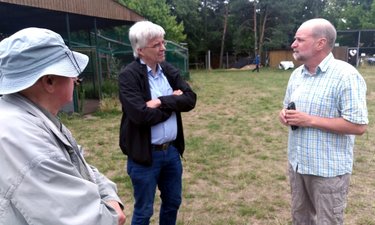 Christoph Kaatz, Olaf Meister und Dr. Michael Kaatz im Gespräch (vlnr)